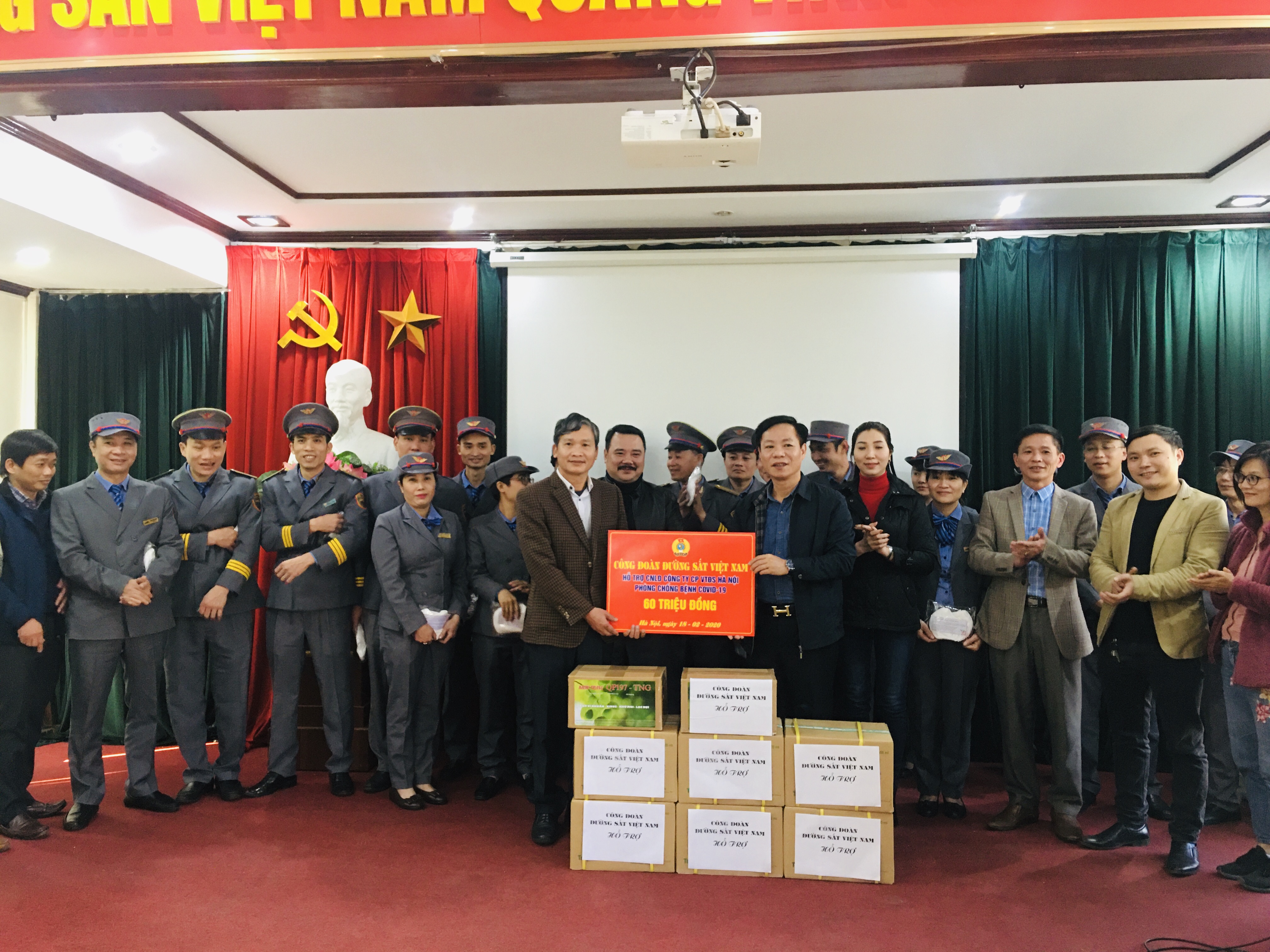 CÔNG ĐOÀN ĐƯỜNG SẮT VIỆT NAM HỖ TRỢ CÔNG NHÂN LAO ĐỘNG PHÒNG, CHỐNG DỊCH BỆNH VIÊM ĐƯỜNG HÔ HẤP CẤP COVID-19 CÔNG ĐOÀN ĐƯỜNG SẮT VIỆT NAM HỖ TRỢ CÔNG NHÂN LAO ĐỘNG PHÒNG, CHỐNG DỊCH BỆNH VIÊM ĐƯỜNG HÔ HẤP CẤP COVID-19